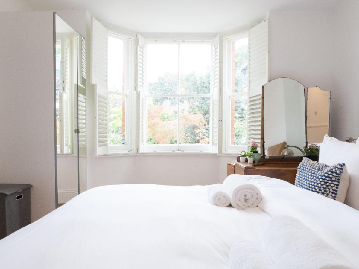 Pass The Keys Garden Apartment In Stockwell London Kültér fotó