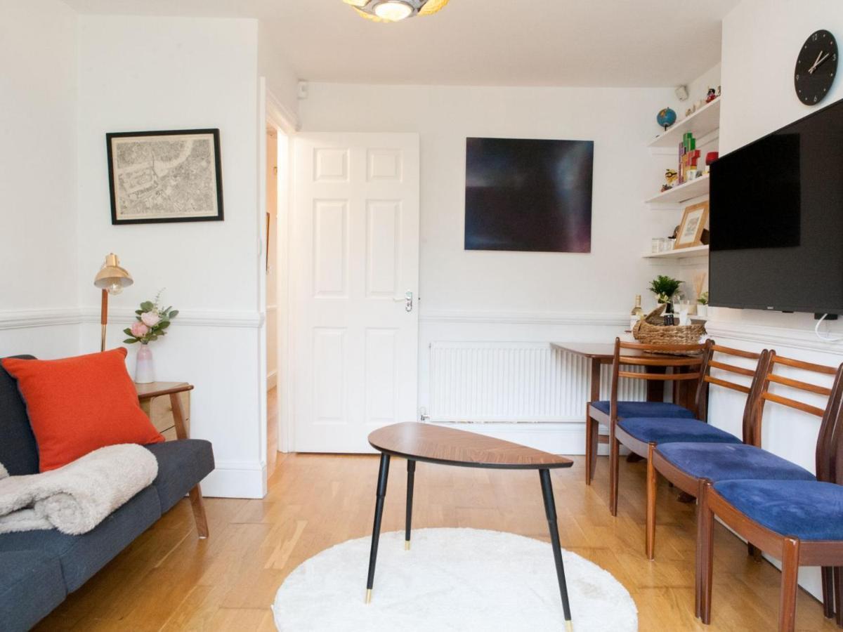 Pass The Keys Garden Apartment In Stockwell London Kültér fotó