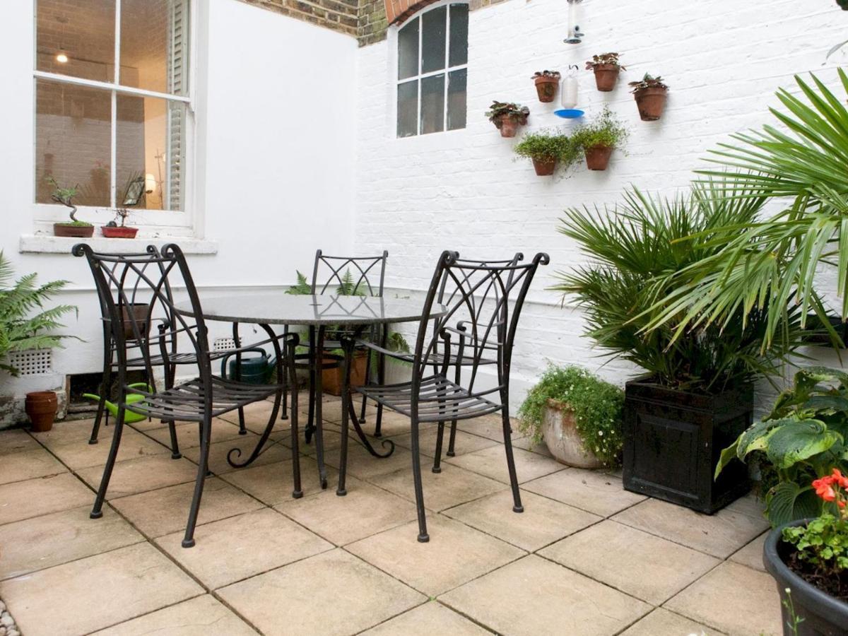 Pass The Keys Garden Apartment In Stockwell London Kültér fotó
