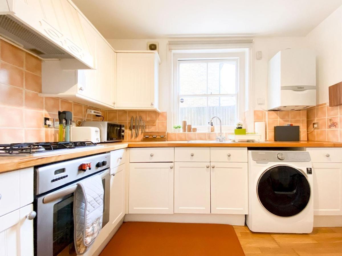 Pass The Keys Garden Apartment In Stockwell London Kültér fotó