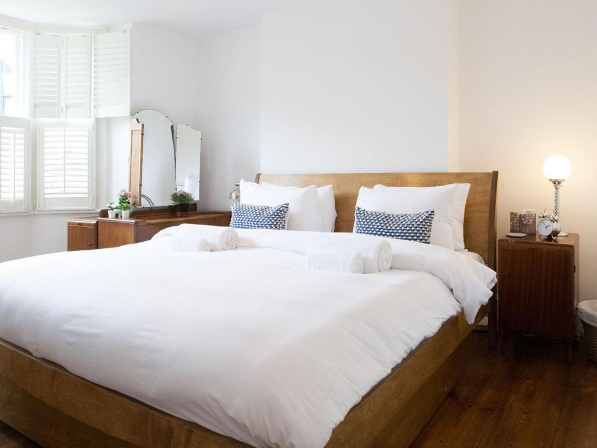 Pass The Keys Garden Apartment In Stockwell London Kültér fotó