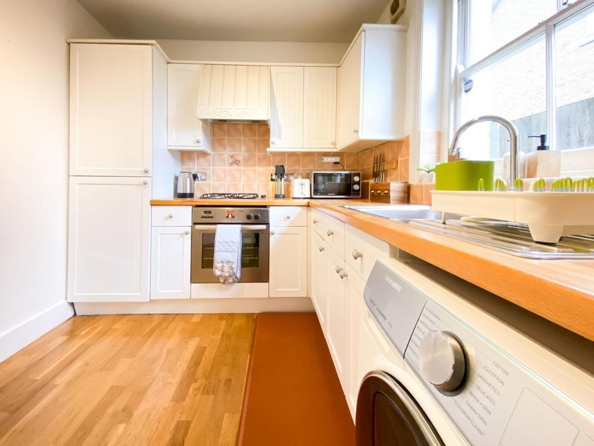 Pass The Keys Garden Apartment In Stockwell London Kültér fotó